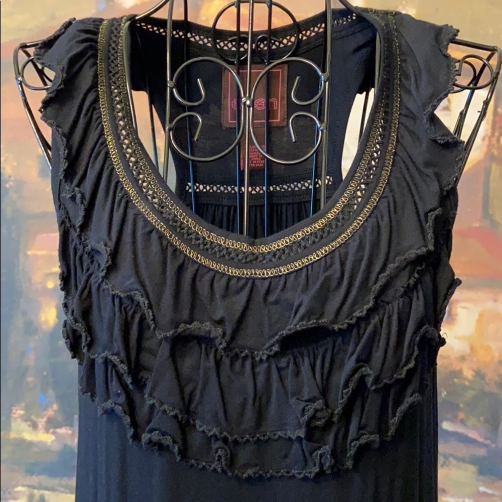 Even Ruffled Dress - Picture 2 of 8